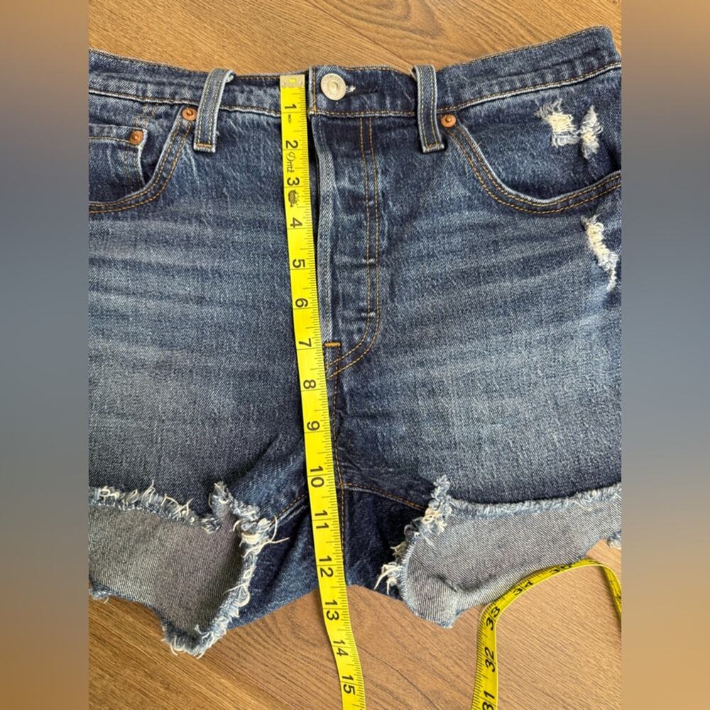 Levi's 501 High Rise Distressed Cut-off Denim Shorts Size 29 - Picture 9 of 10